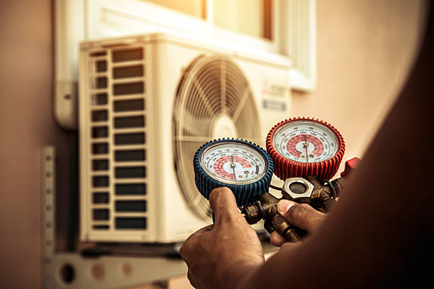 Professional Ac Installation technician working in Annandale, VA